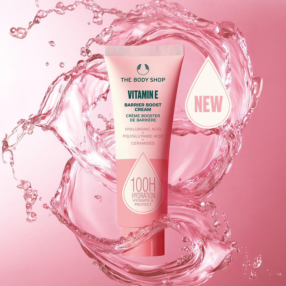 ザボディショップの新作保湿クリーム「E バリア ブースト クリーム」の50mL容器とラズベリーのイメージ